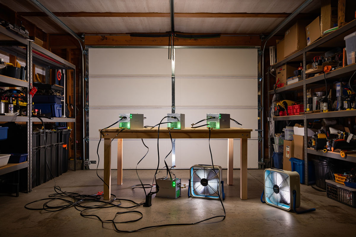 майнинг ферма в гараже